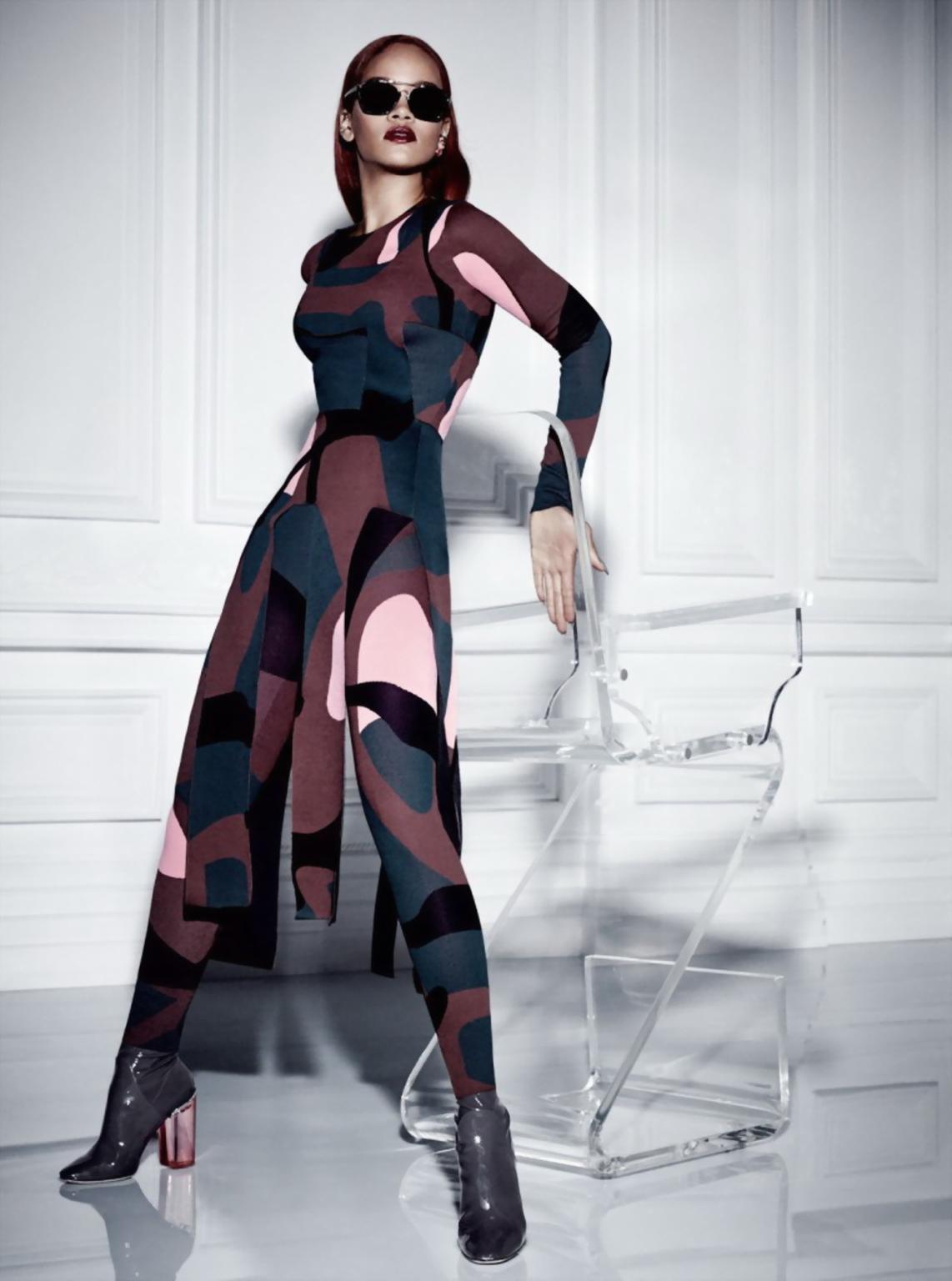 16P Rihanna see through showing off her big boobs for Dior