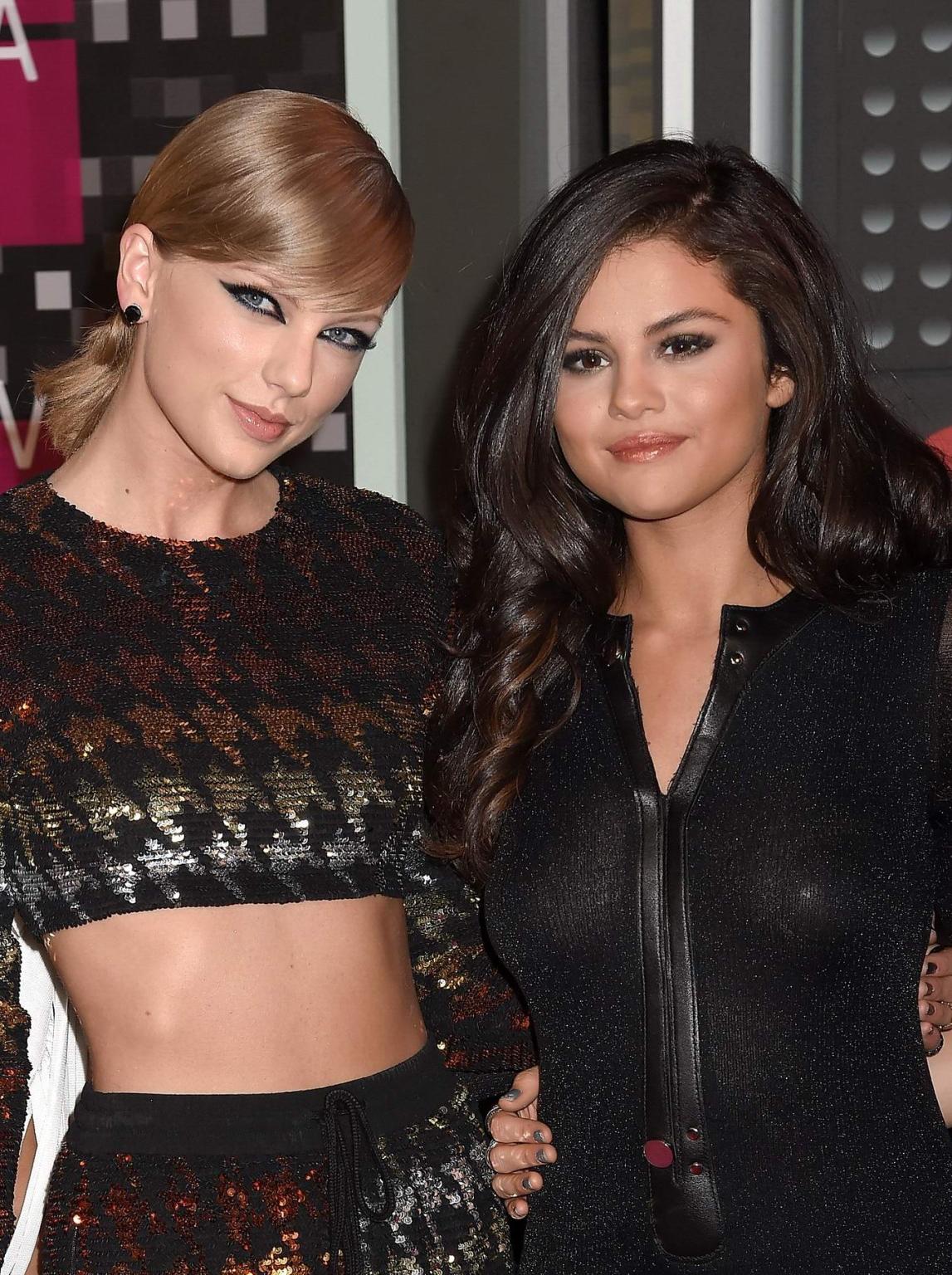 16P Selena Gomez see through to pasties at the MTV VMA