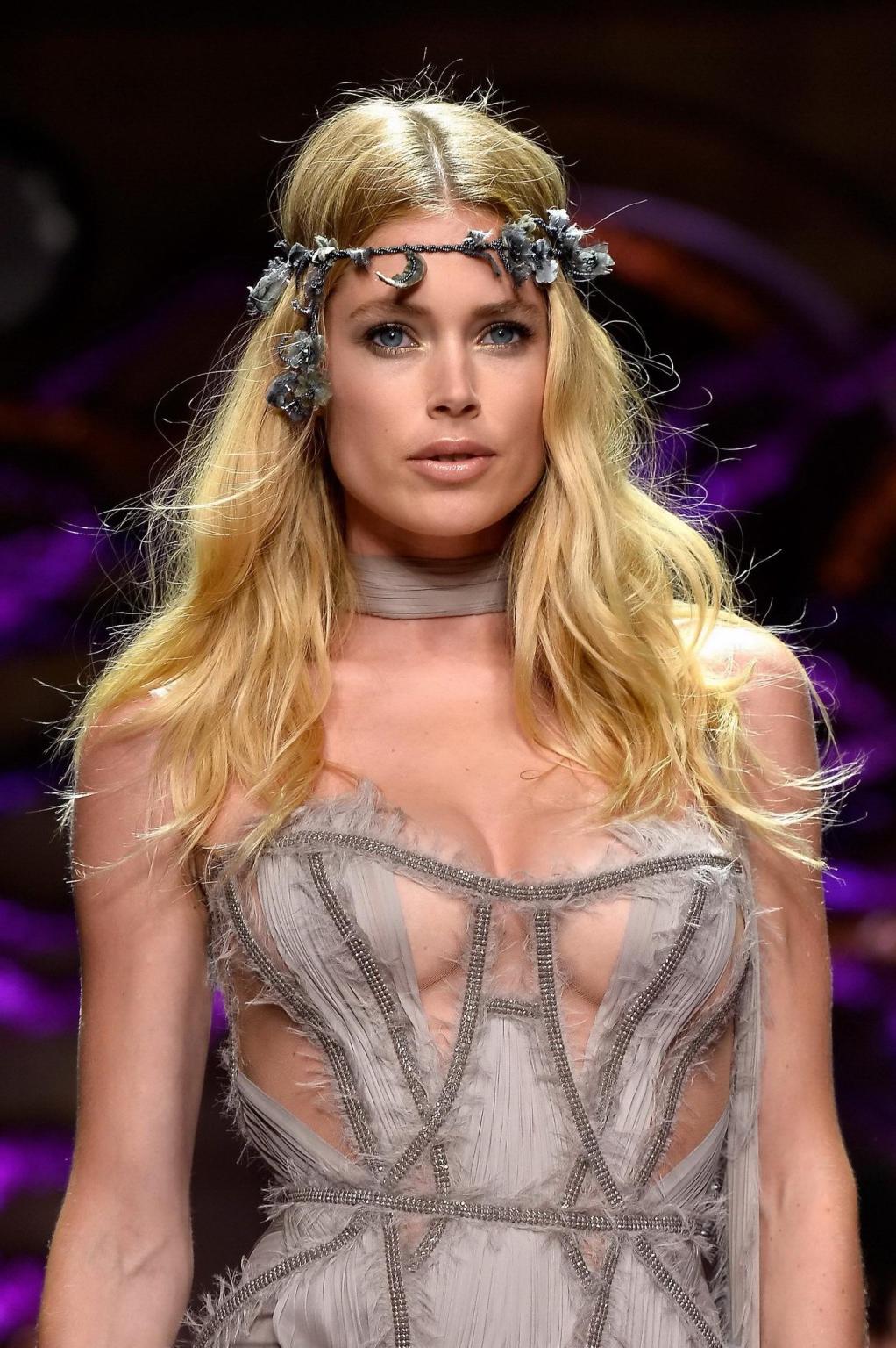 16P Doutzen Kroes showing her boobs in a see through dress