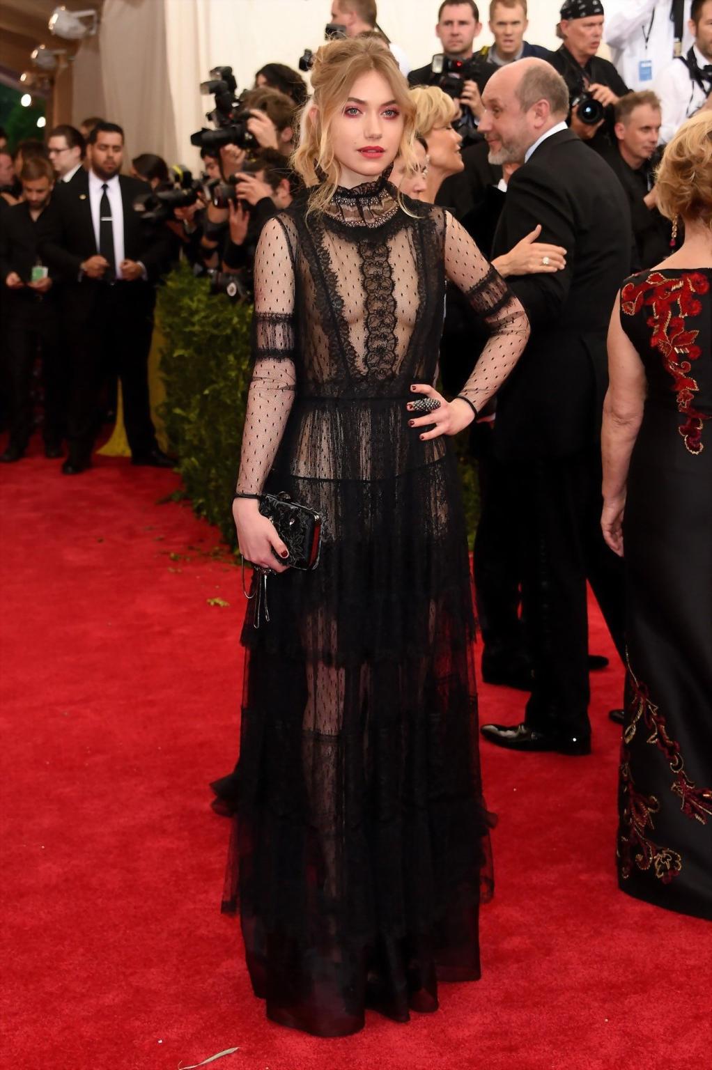 16P Imogen Poots see through to pasties and panties at China Through The Looking Gla