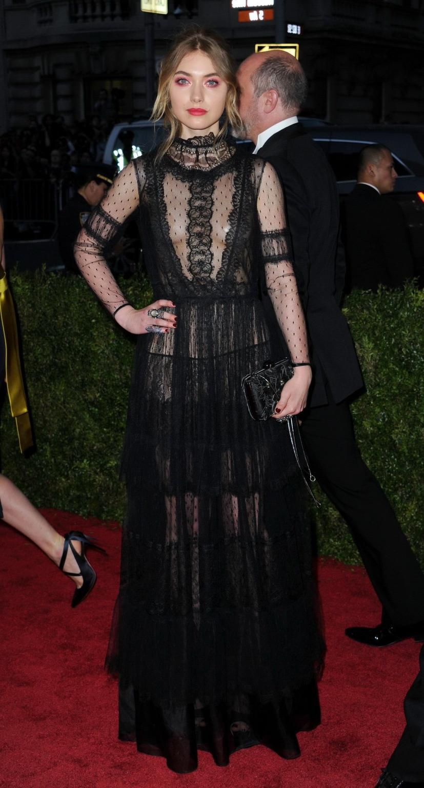 16P Imogen Poots see through to pasties and panties at China Through The Looking Gla
