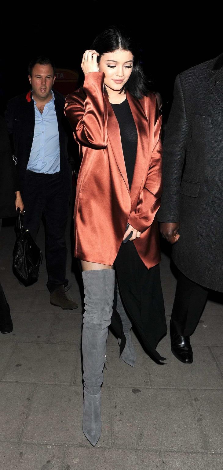 16P Kylie Jenner panty peek and see through to bra out in London