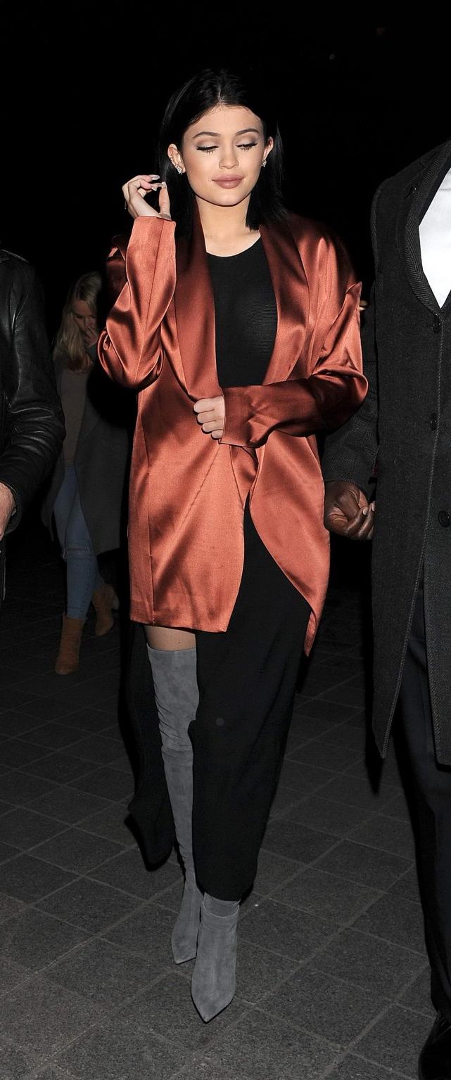 16P Kylie Jenner panty peek and see through to bra out in London
