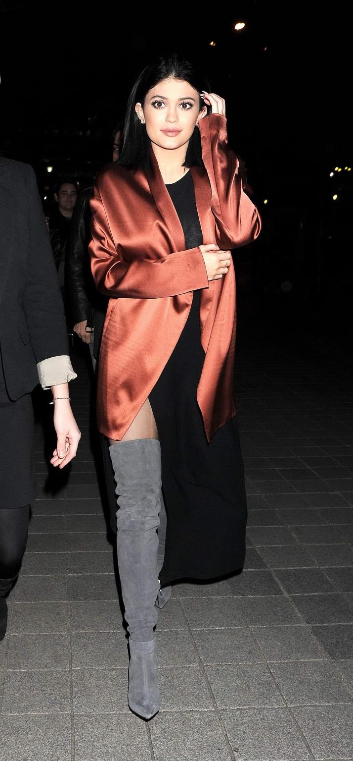 16P Kylie Jenner panty peek and see through to bra out in London