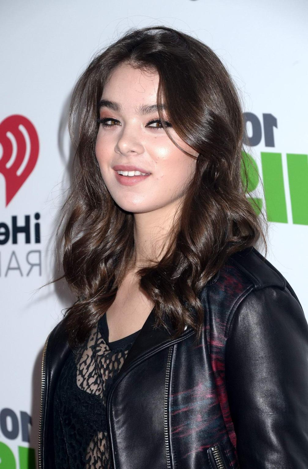 16P Hailee Steinfeld see through to bra at KIIS FMs Jingle Ball 2014 in LA