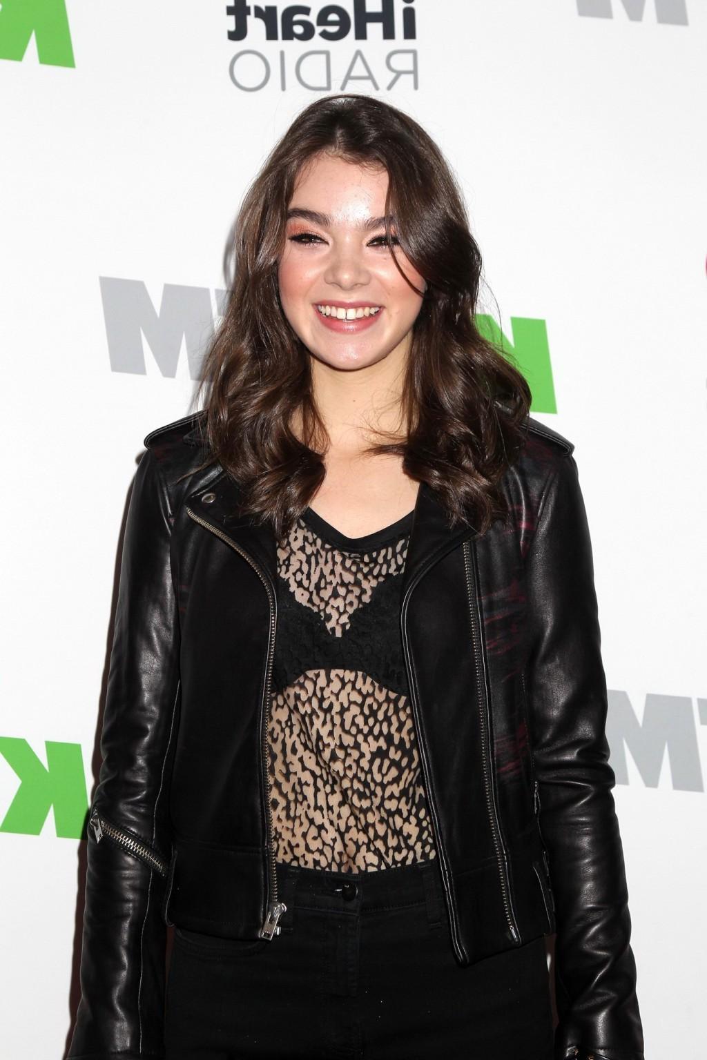 16P Hailee Steinfeld see through to bra at KIIS FMs Jingle Ball 2014 in LA