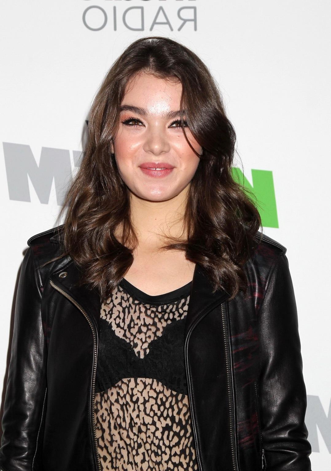 16P Hailee Steinfeld see through to bra at KIIS FMs Jingle Ball 2014 in LA