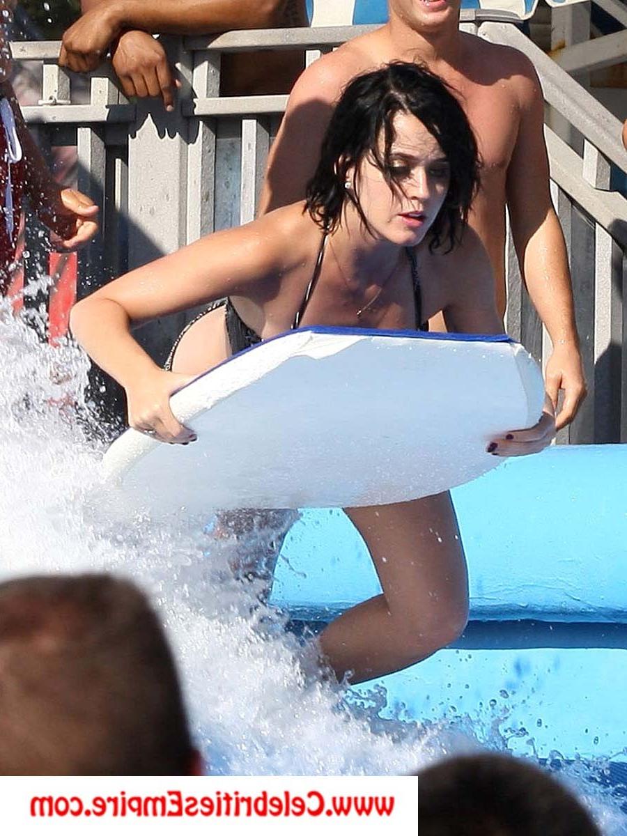 20P Katy Perry Oops Loses Bikini