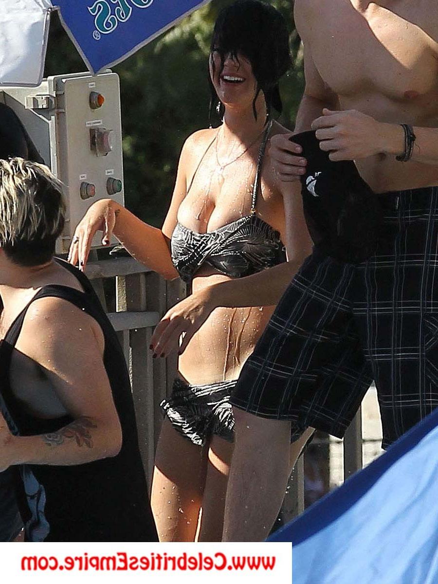 20P Katy Perry Oops Loses Bikini