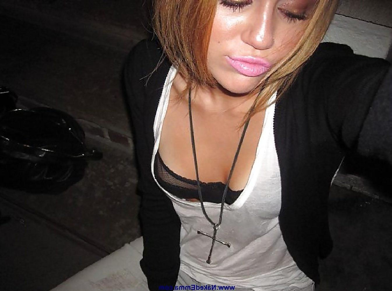 15P Miley Cyrus  see her perfect shaved pussy  upskirt pictures