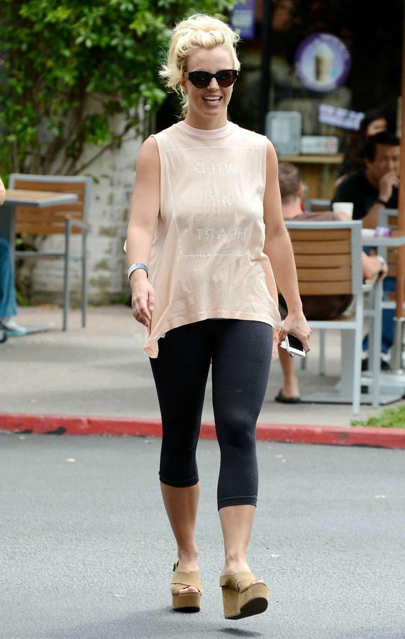 16P Britney Spears  see her perfect tits through  paparazzi shoots