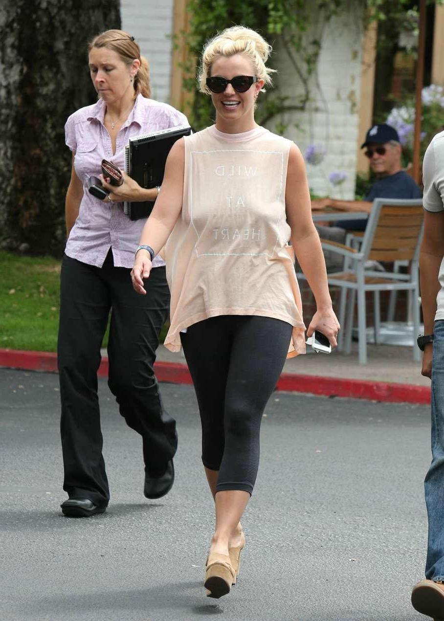 16P Britney Spears  see her perfect tits through  paparazzi shoots