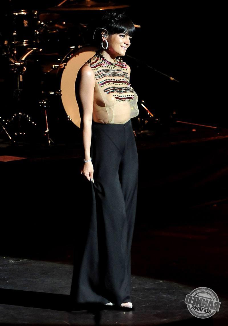 16P Lily Allen  see her nude tits through transparent top during concert