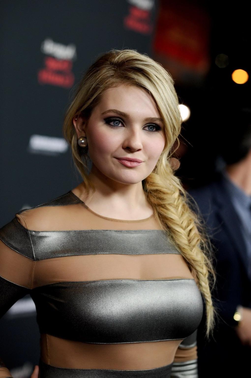 16P Abigail Breslin wearing striped partially see-through dress August-Osage County 