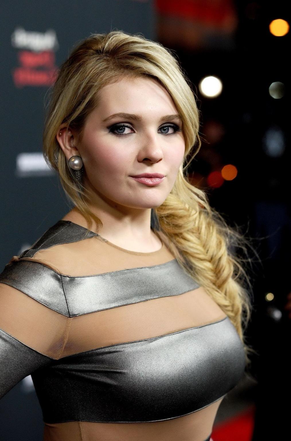 16P Abigail Breslin wearing striped partially see-through dress August-Osage County 