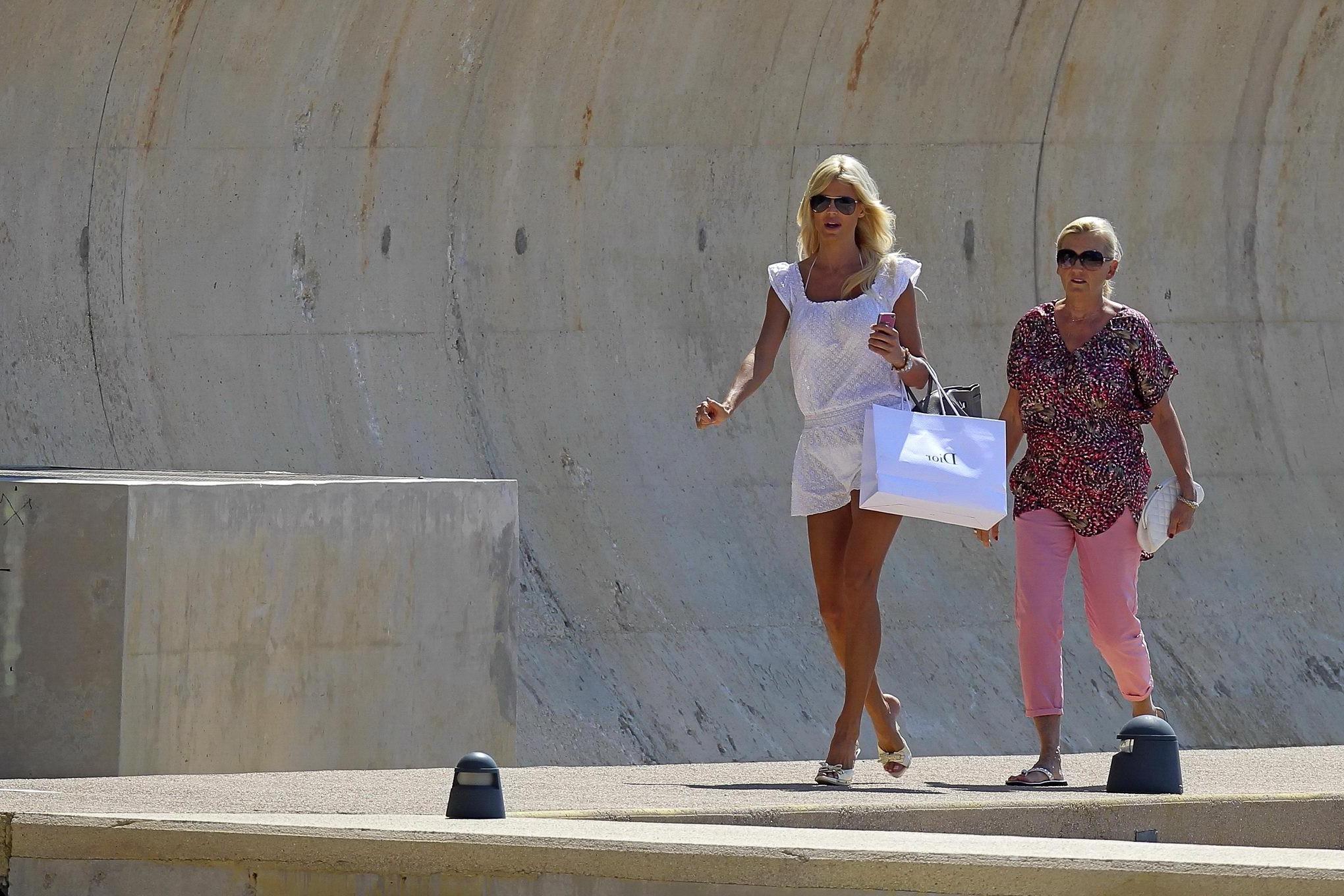 16P Victoria Silvstedt see through to bikini while heading to a yach in France