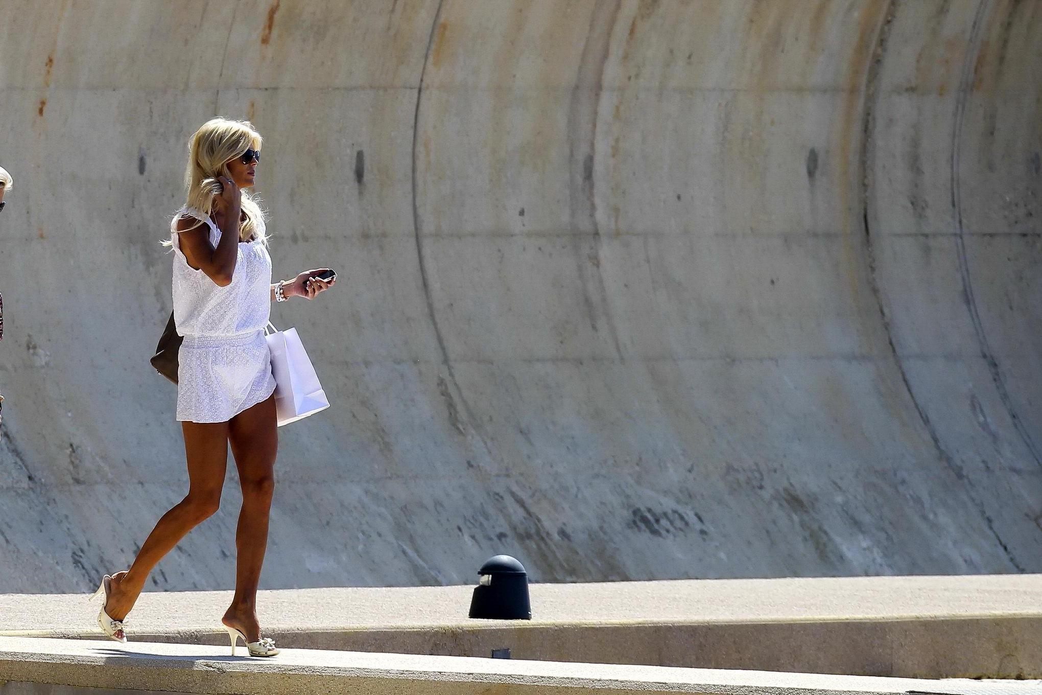 16P Victoria Silvstedt see through to bikini while heading to a yach in France