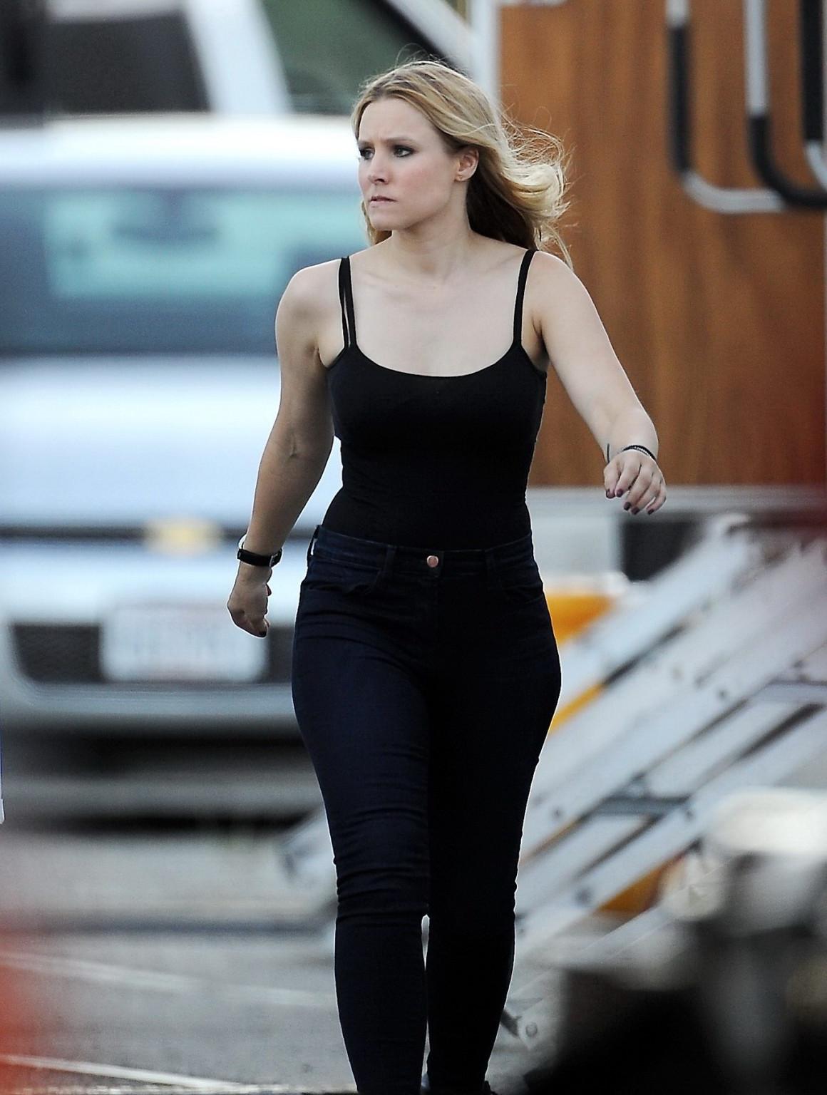 16P Kristen Bell slipping out of a skimpy black top on the set of Veronica Mars in L