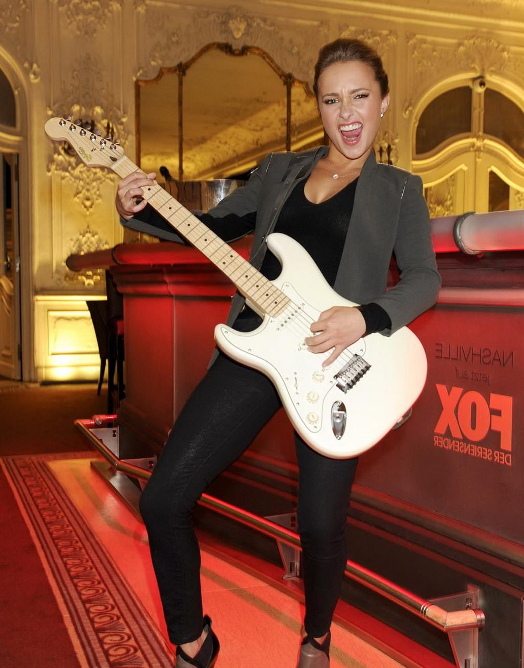 16P Hayden Panettiere cleavy wearing see-through top and tight jeans at a special sc