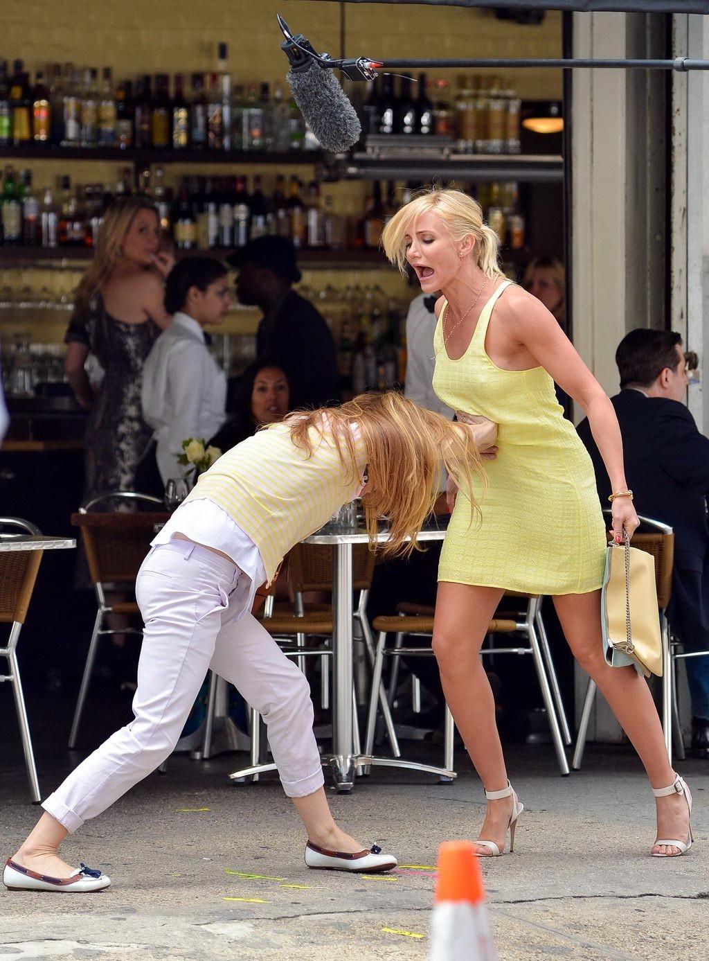 16P Cameron Diaz braless showing side boob  areola on 'The Other Woman' set in NYC