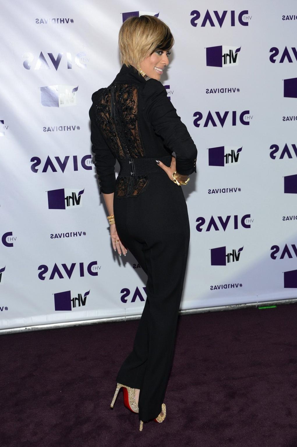 10P Keri Hilson busty wearing a revealing top on VH1 Divas 2012 in Los Angeles