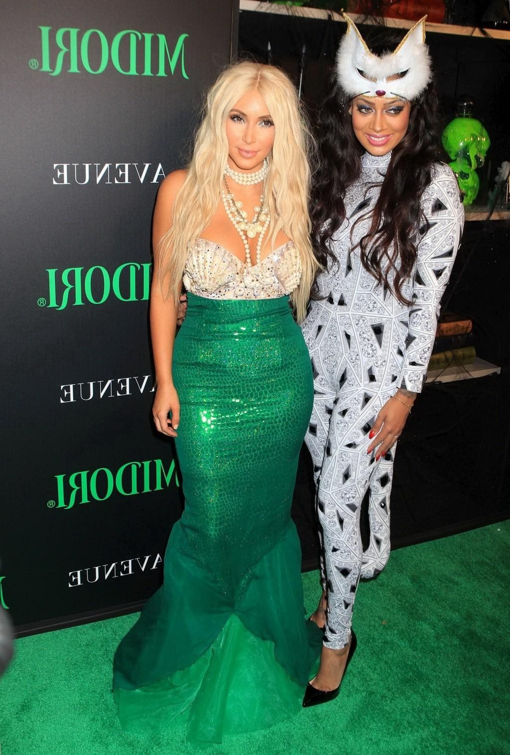 10P Kim Kardashian like curvy mermaid at 2nd annual Midori Green Halloween party