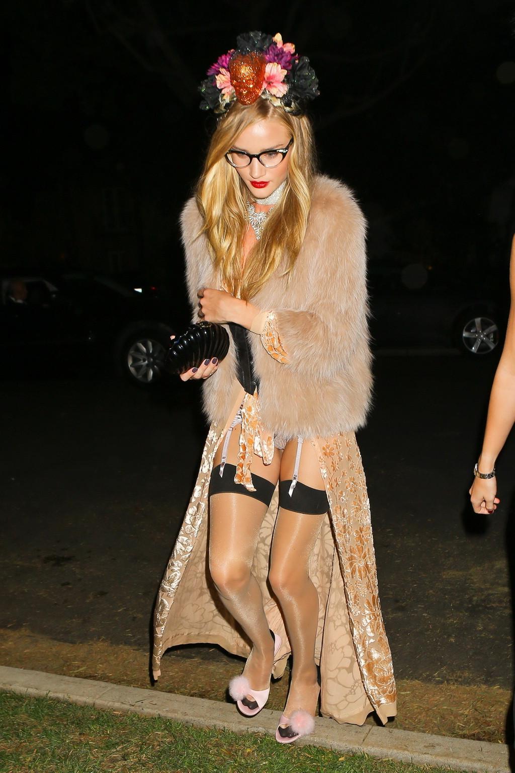 10P Rosie Huntington Whiteley wearing hot lingerie and stockings at Halloween party 