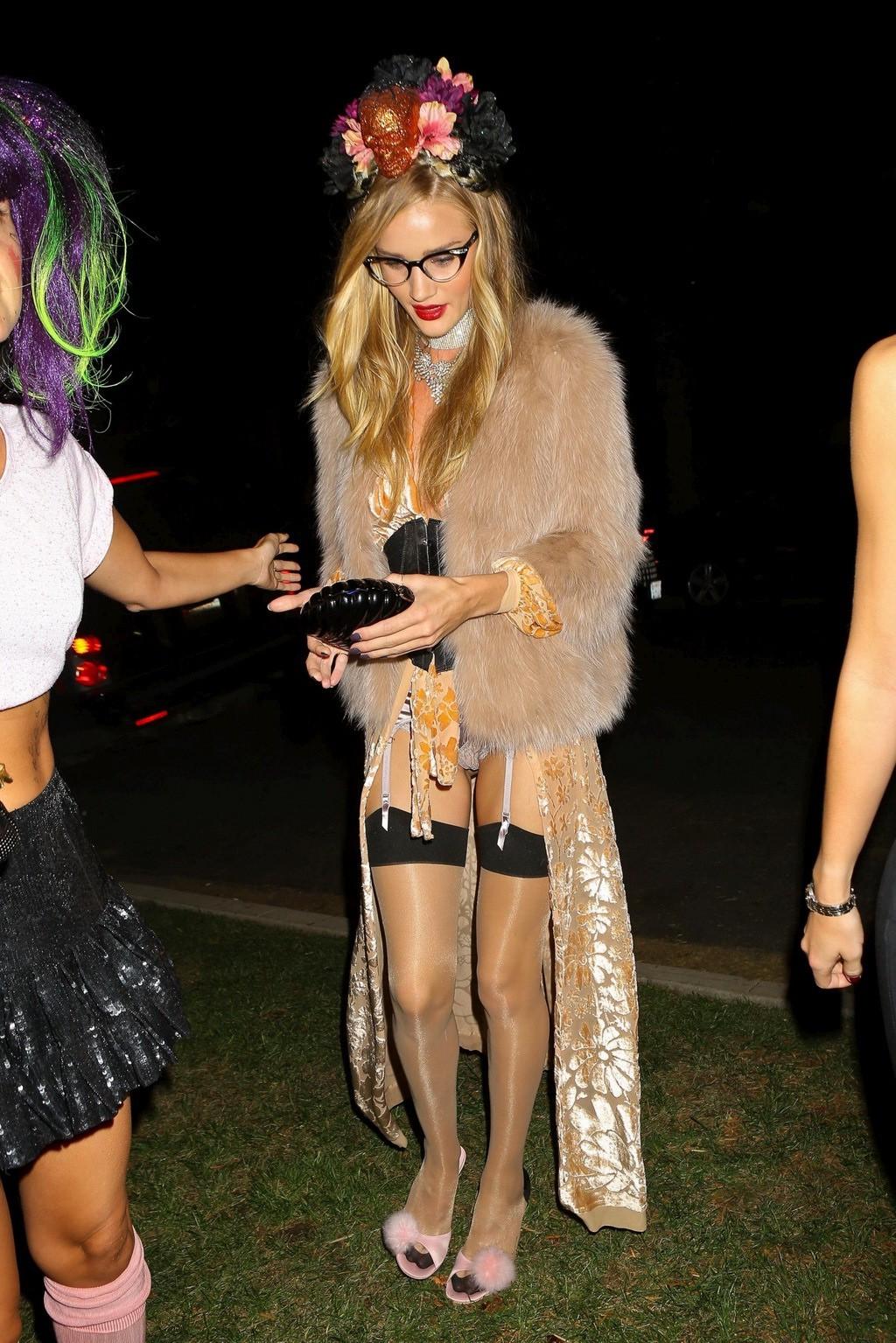 10P Rosie Huntington Whiteley wearing hot lingerie and stockings at Halloween party 
