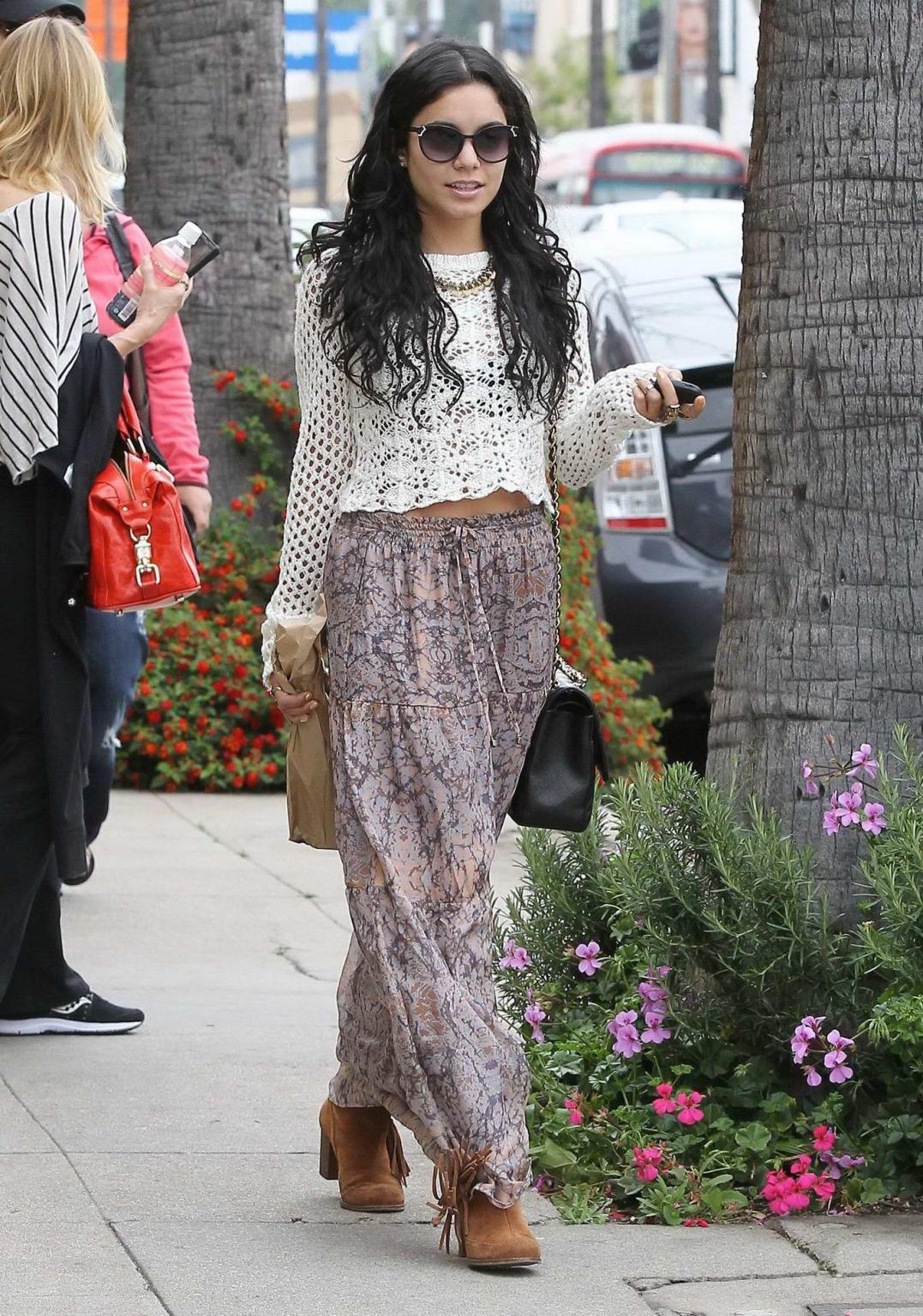 10P Vanessa Hudgens see through to bra out in Studio City