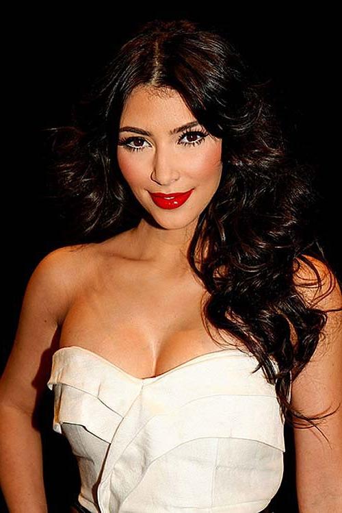 16P Kim Kardashian exposing huge boobs in bikini top on private photos