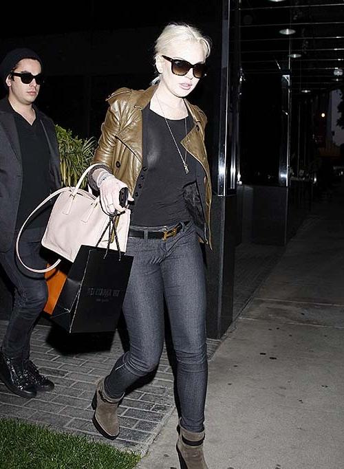 16P Lindsay Lohan very sexy and hot see thru paparazzi photos