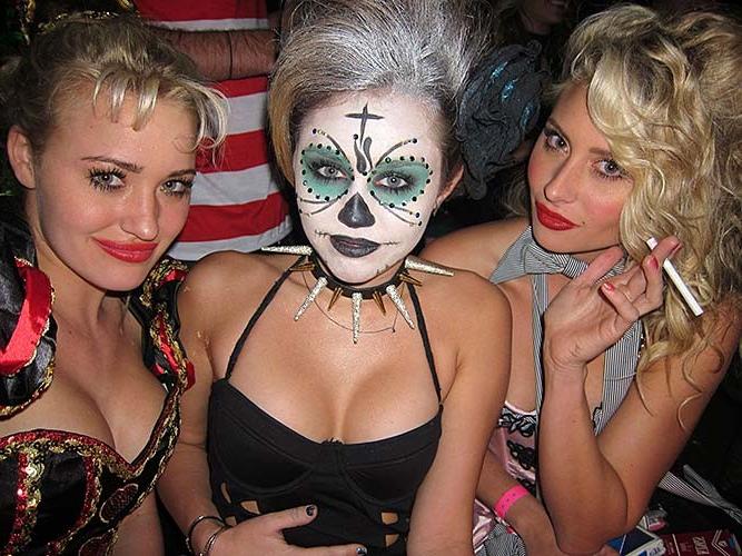 16P Miley Cyrus exposing sexy body and huge boobs on halloween party