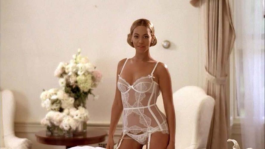 16P Beyonce Knowles very sexy and hot see thru and upskirt photos