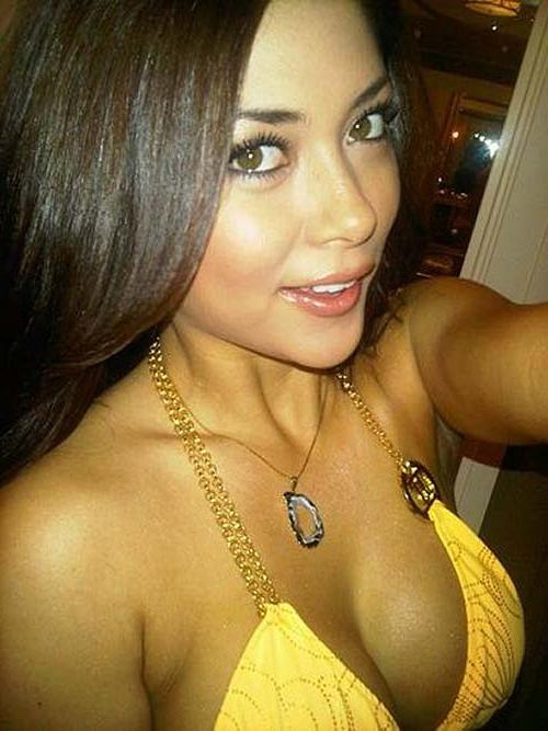 16P Arianny Celeste looking very hot and sexy on her private photos
