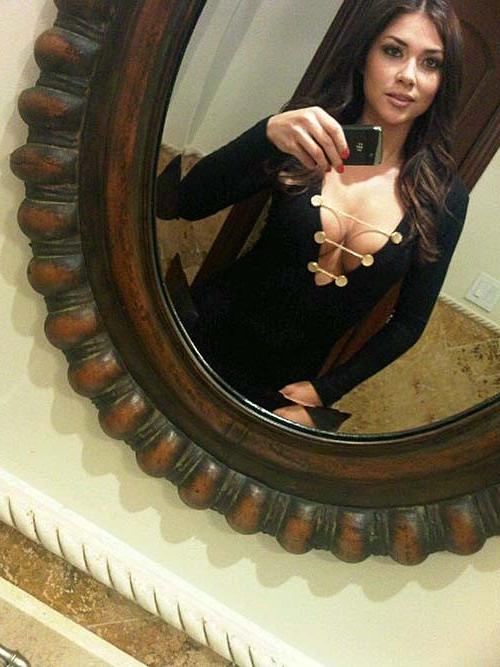 16P Arianny Celeste looking very hot and sexy on her private photos