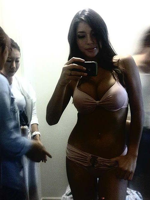16P Arianny Celeste looking very hot and sexy on her private photos