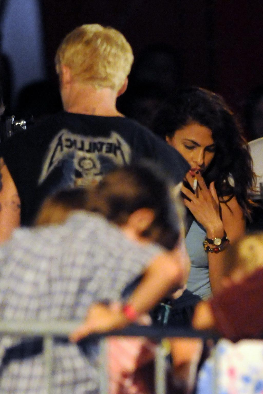 16P Eva Mendes braless showing pokies in blue tank top on 'The Place Beyond the Pine