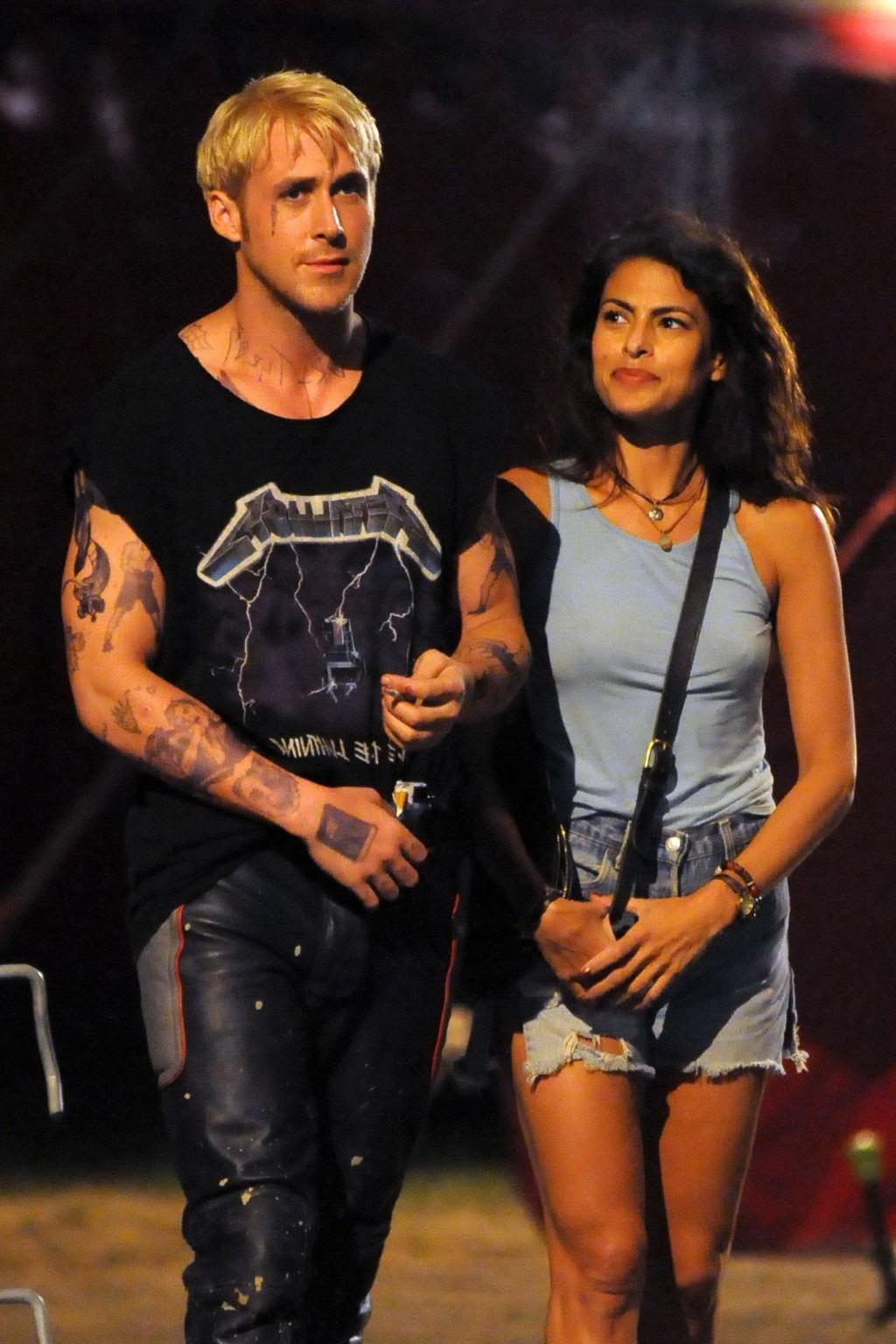 16P Eva Mendes braless showing pokies in blue tank top on 'The Place Beyond the Pine