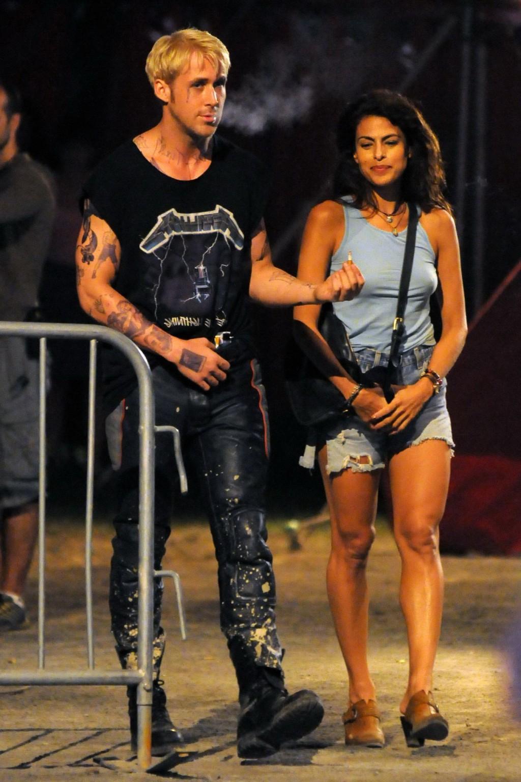 16P Eva Mendes braless showing pokies in blue tank top on 'The Place Beyond the Pine