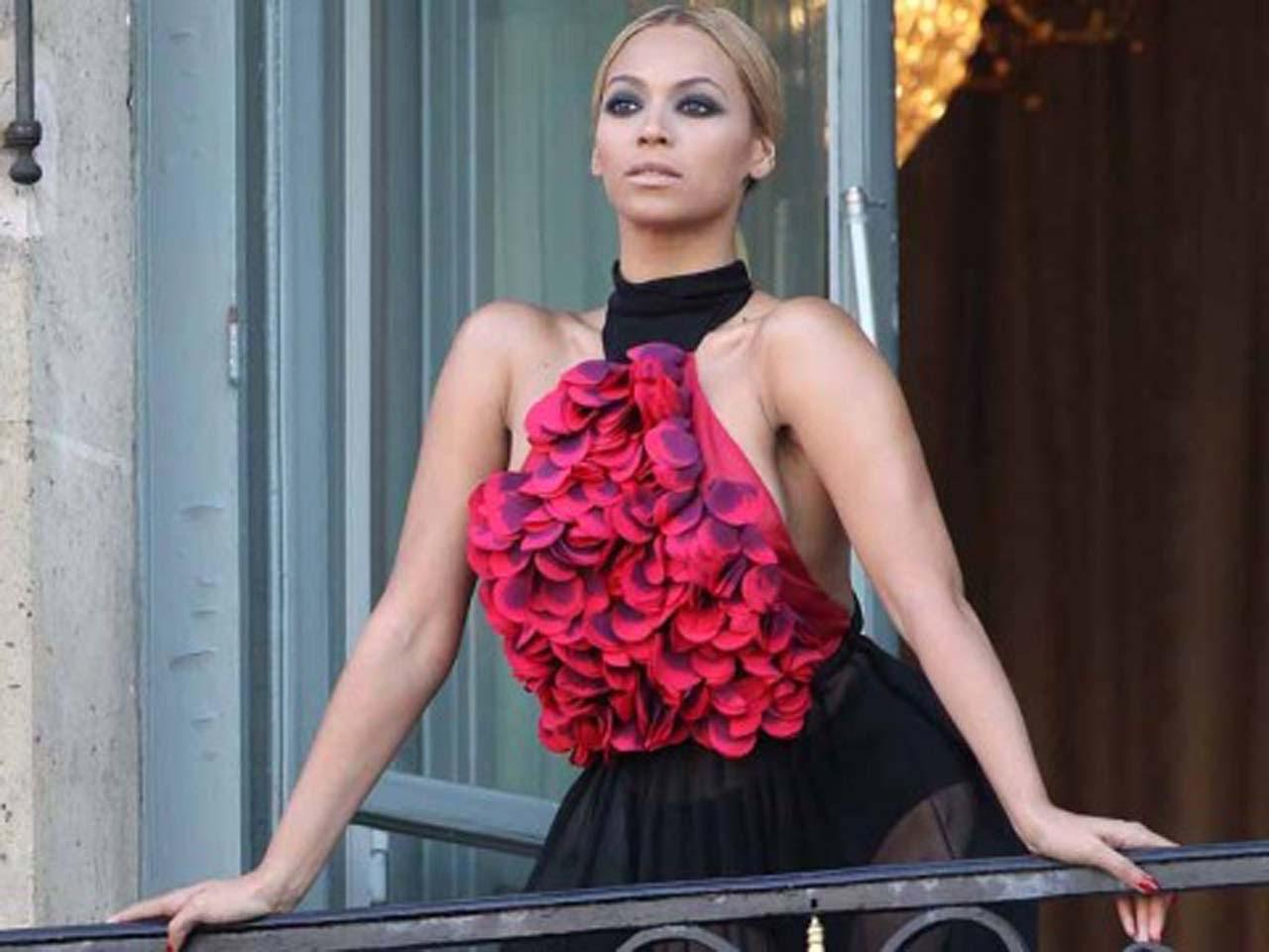 16P Beyonce Knowles sexy see thru and side boob paparazzi photos