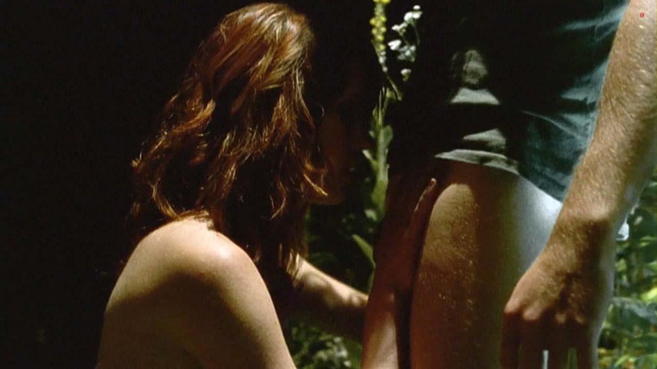 16P Lauren Lee Smith exposing her nice big boobs and giving blowjob to some guy in m