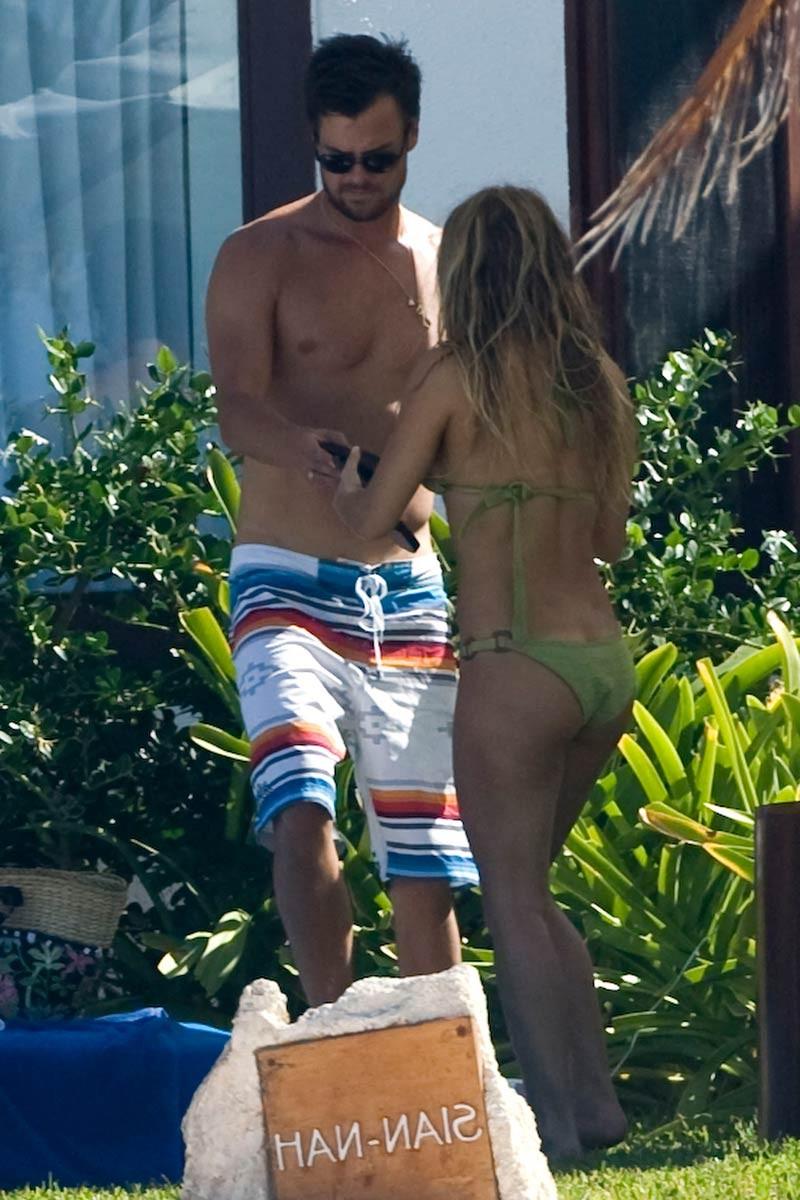 16P Stacy Ferguson great ass in see through dress