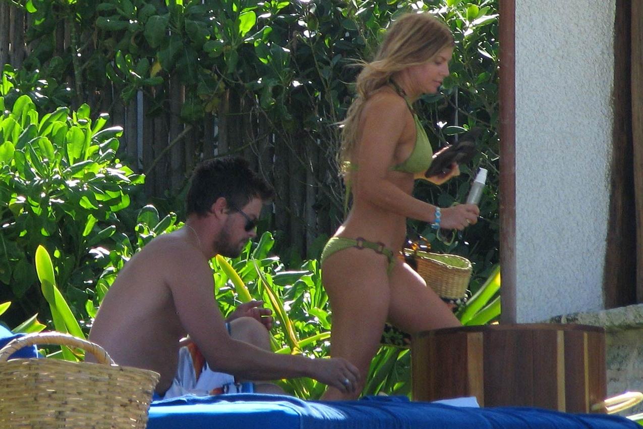 16P Stacy Ferguson great ass in see through dress