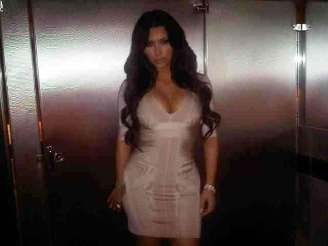 16P Kim Kardashian looking fucking hot and sexy on her private photos