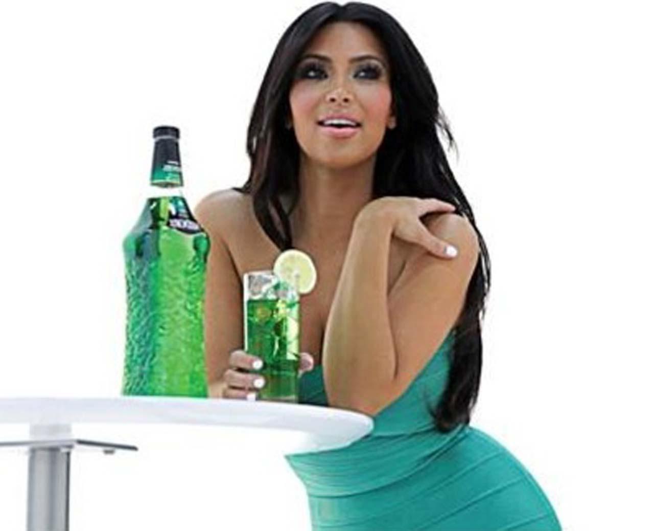 16P Kim Kardashian looking fucking hot and sexy on her private photos