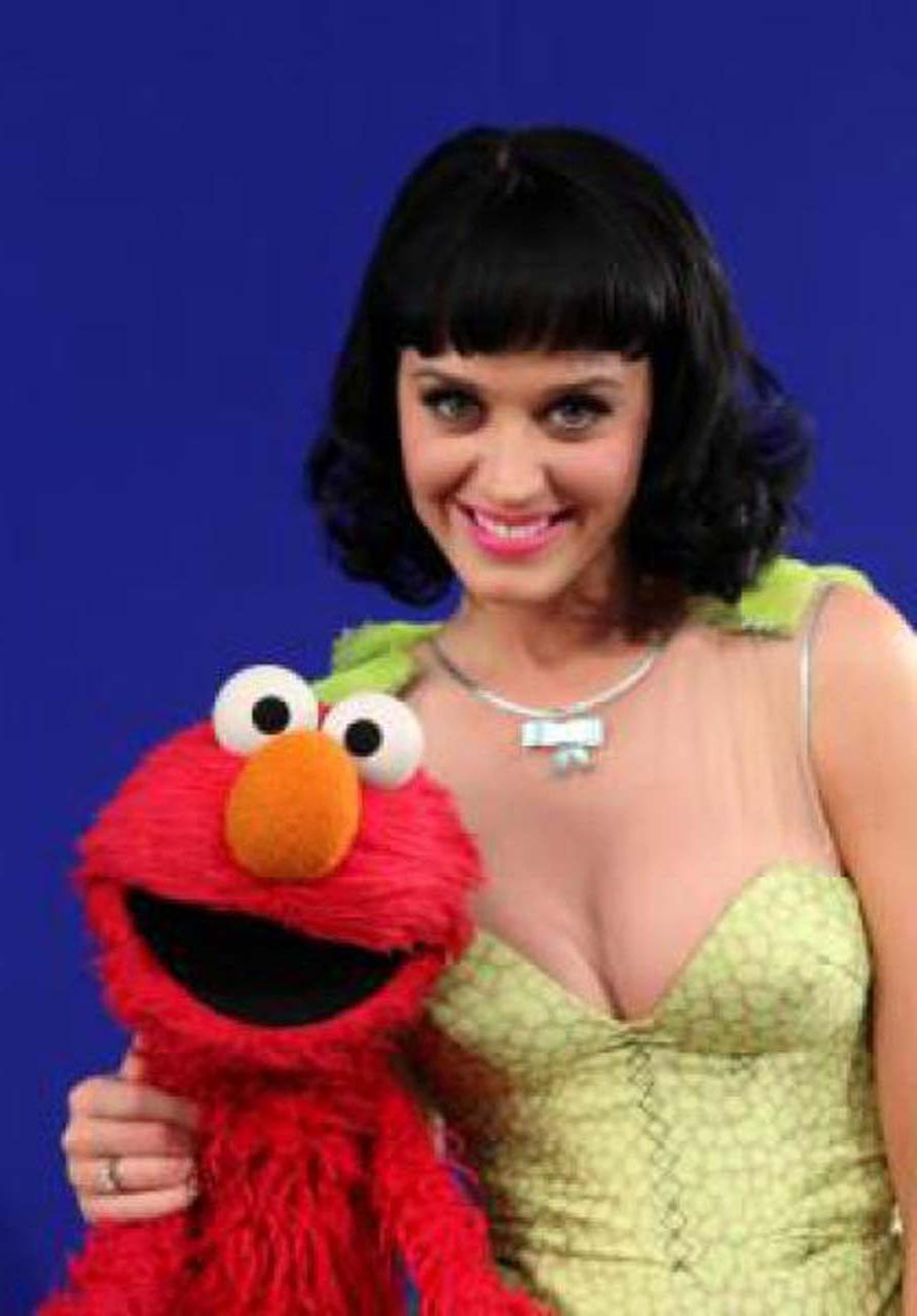 16P Katy Perry looking fucking sexy and hot on her private photos