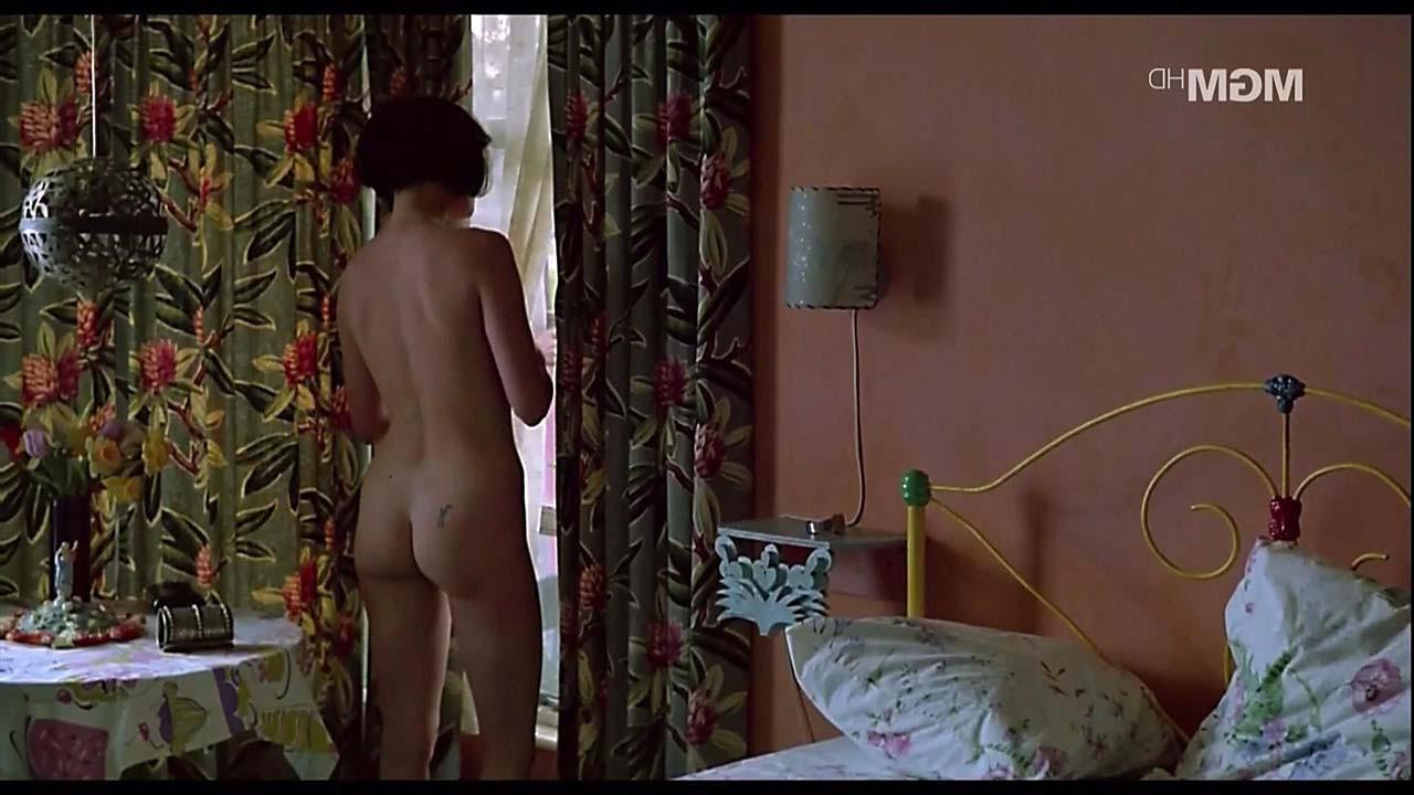 10P Melanie Griffith exposing her nice tits and fucking with some guy in movie