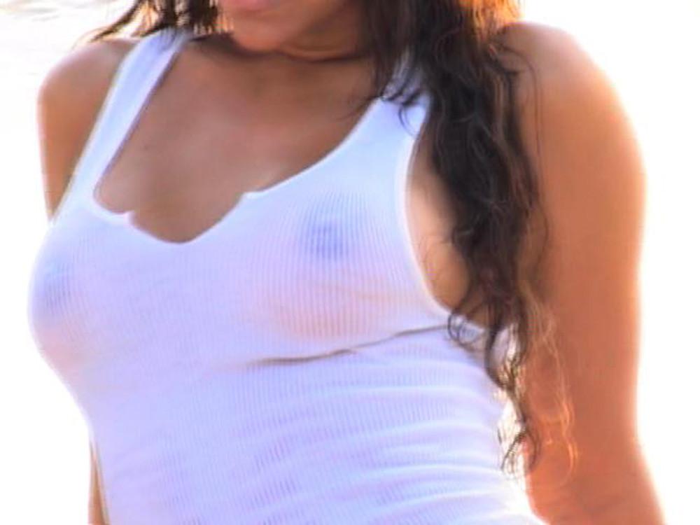 15P Vida Guerra huge ass and see thru hard nipples