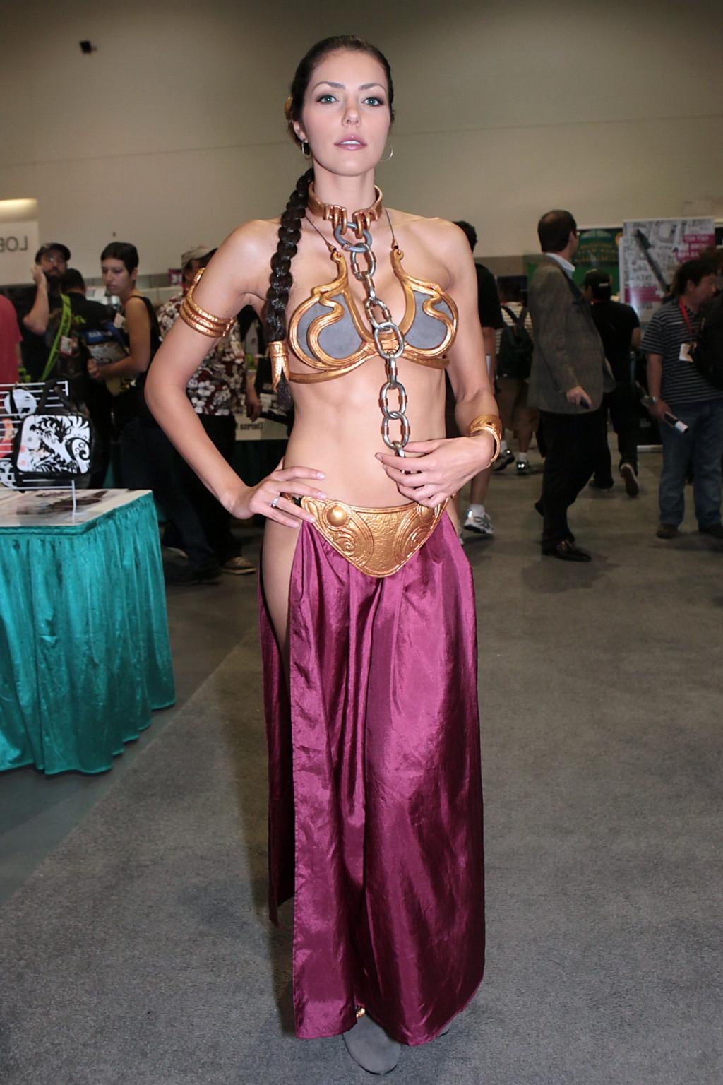 15P Adrianne Curry in sexy Princess Leia outfit at the Comic Con convention in San D