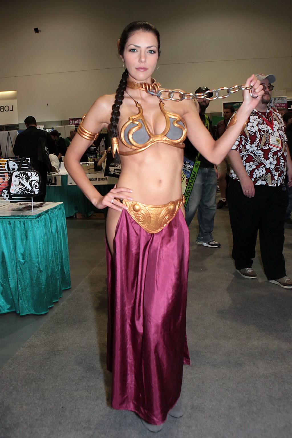 15P Adrianne Curry in sexy Princess Leia outfit at the Comic Con convention in San D